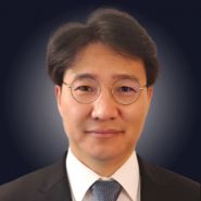 Photo of Joshua Hwang.