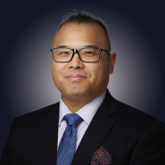 Photo of Simon J. Oh.